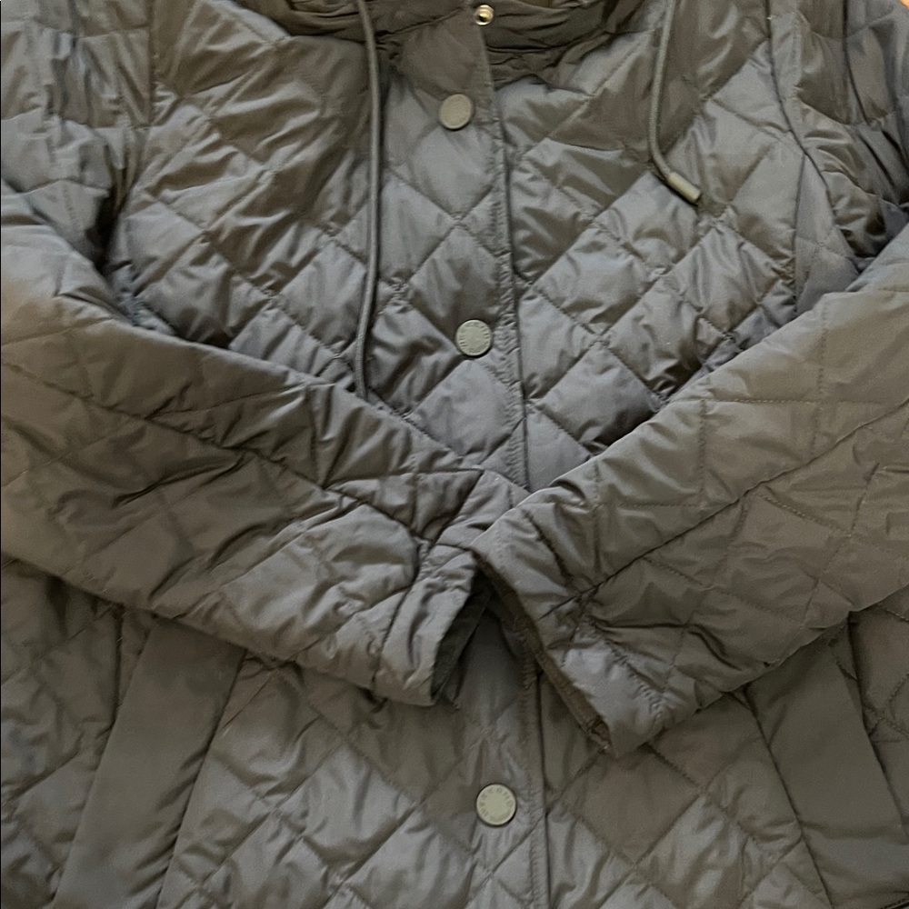MaxMara Navy Quilted Jacket with Butterfly Emblem - Picture 6 of 10